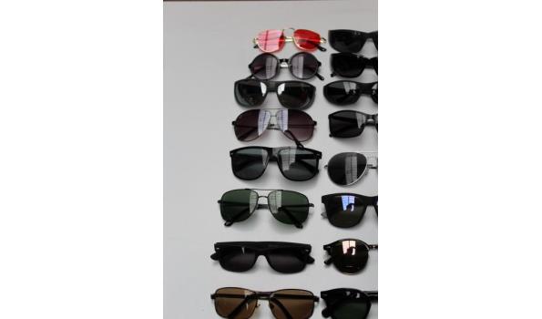 24 diverse zonnebrillen